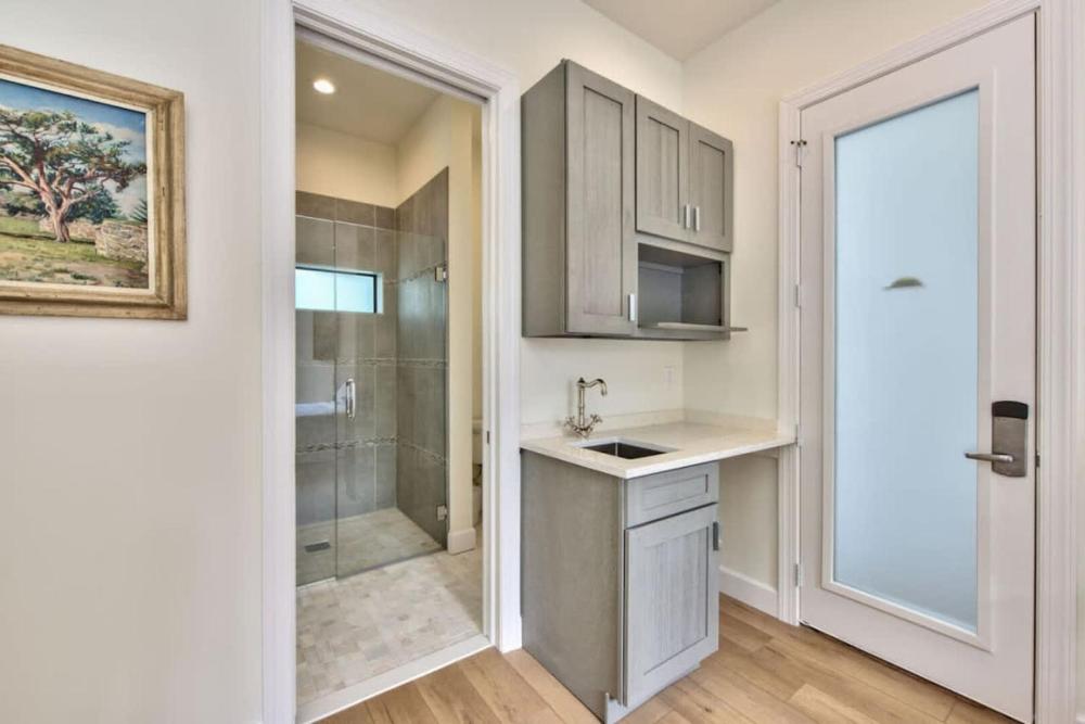 Sorrento Cabana -1 BR, 1 BA Cabana Near Vanderbilt Beach, Perfect for a Relaxing Beachside Escape!